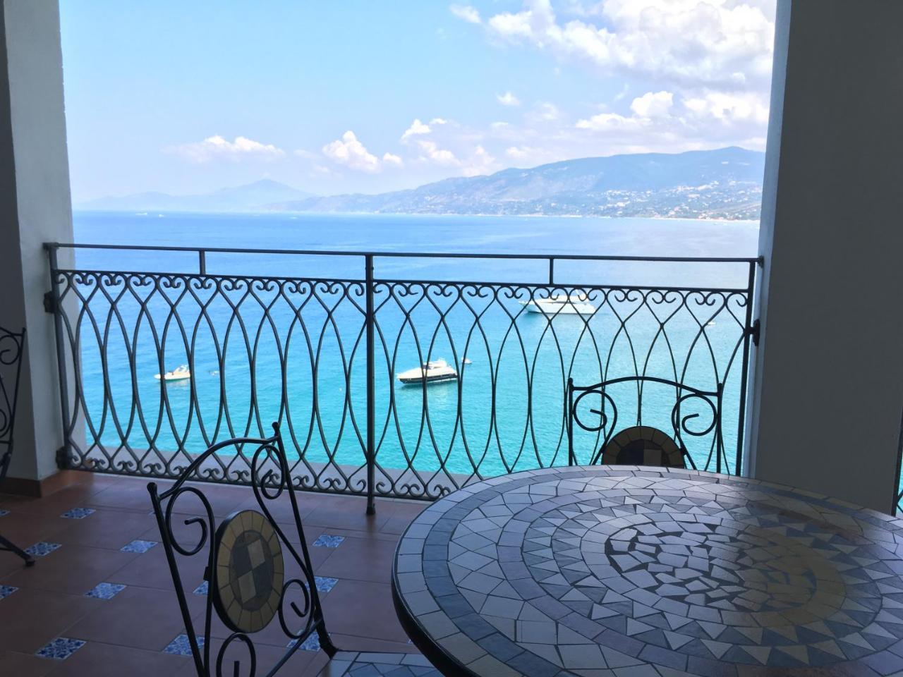 Hotel パリヌロ エクステリア 写真
